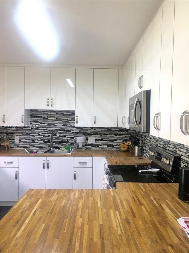 Foto principal - 1790 NE 173rd St