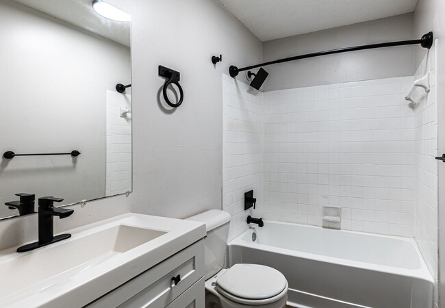Interior Photo - The Brooks at 808