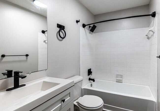 Interior Photo - The Brooks at 808