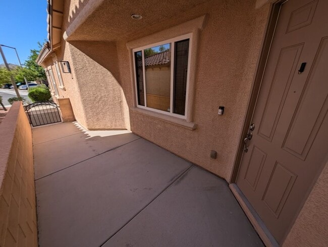 Building Photo - 1045 Ambrosia Dr
