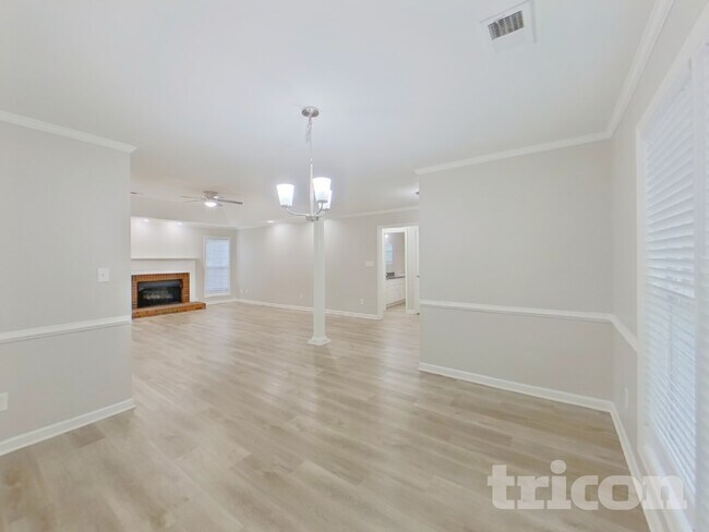 Building Photo - 136 Tanners Mill Rd