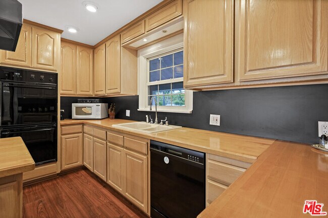 Foto del edificio - 29637 Pacific Coast Hwy