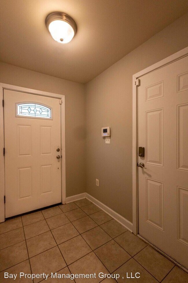 Building Photo - 2 br, 2.5 bath House - 124 N Duncan St