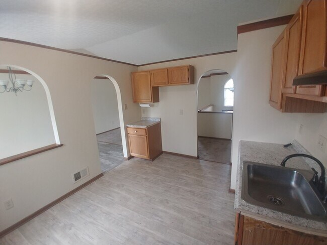 Foto del edificio - Southwest Schools 3BR, 2 car gar $1350/mo