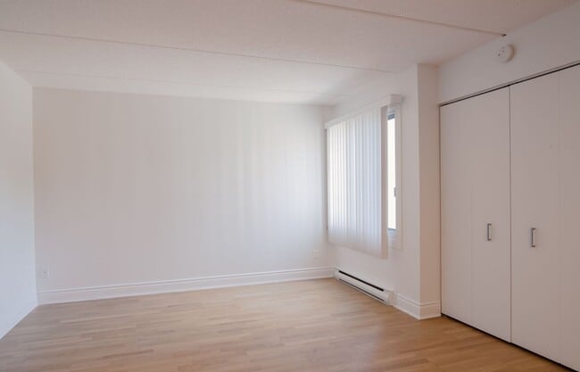 Building Photo - 1550 Avenue Filion