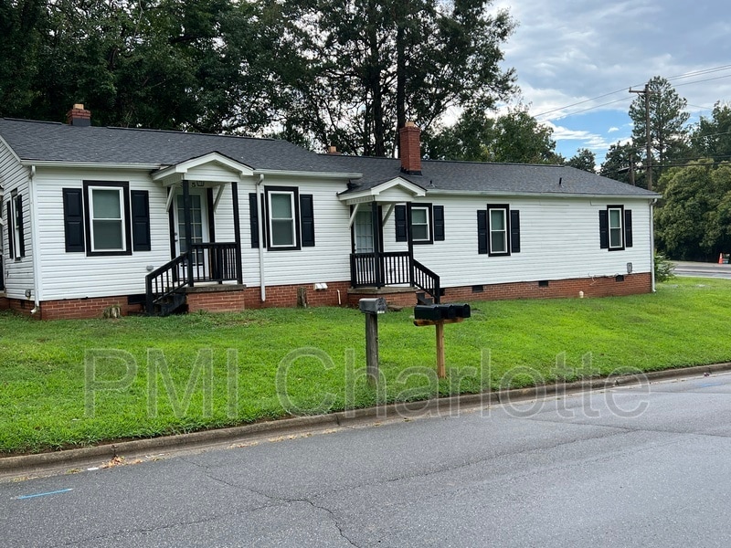 623 W Iredell Ave, Mooresville, NC 28115 House Rental in Mooresville