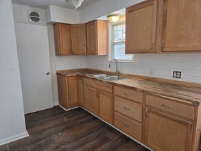 Building Photo - 4813 Greenlawn Dr