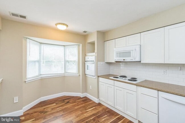 Building Photo - 7946 Brighton Way