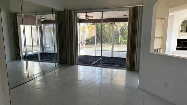 Foto del edificio - 5749 Cactus Cir