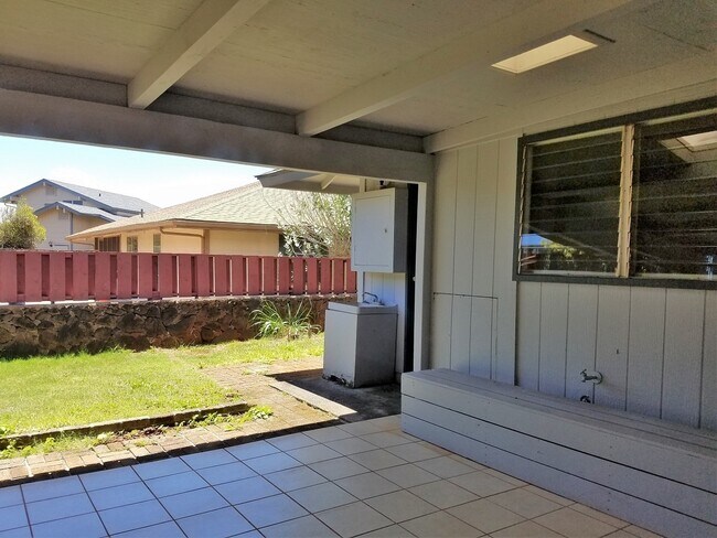 Foto del edificio - Mililani 3 bedroom 2 bath single family ho...