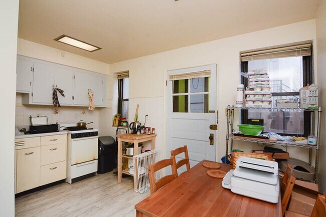 Foto del edificio - 2129 N Mozart St