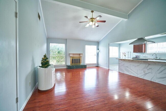 Building Photo - 7315 Windvine Dr