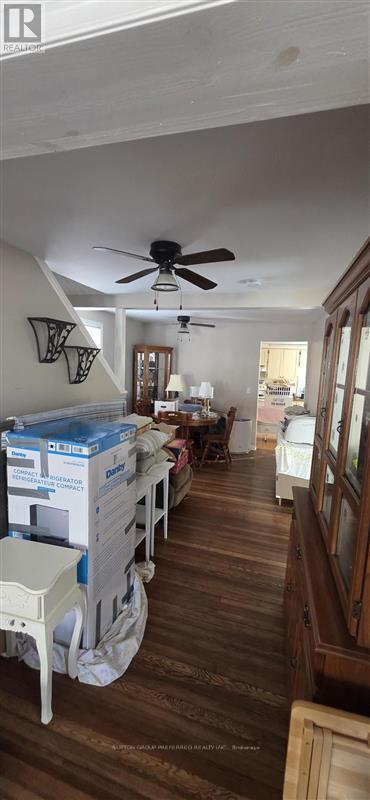 Building Photo - 69 Alma St