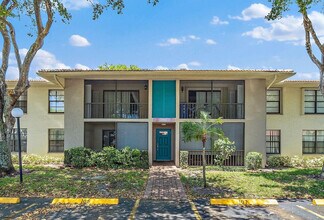 Building Photo - 9875 Pineapple Tree Dr