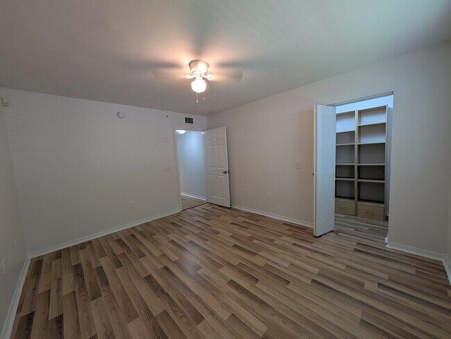Building Photo - 5001 Wiles Rd