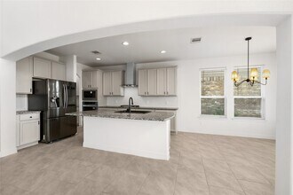 Building Photo - 2923 Golden Honey Ln