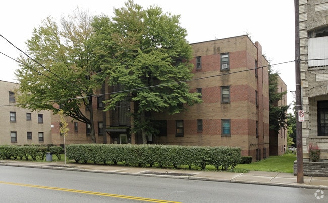 Building Photo - Mellons Orchard Apartments