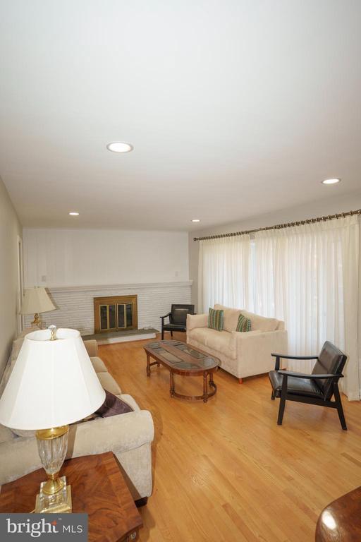 Foto del edificio - 4305 Elmwood Rd