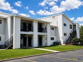 Building Photo - 345 Fm 86 Unit 46