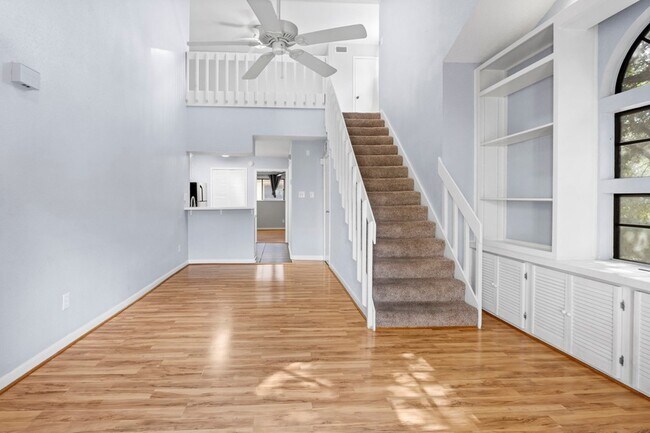 Foto del edificio - 2425 Holly Hall St
