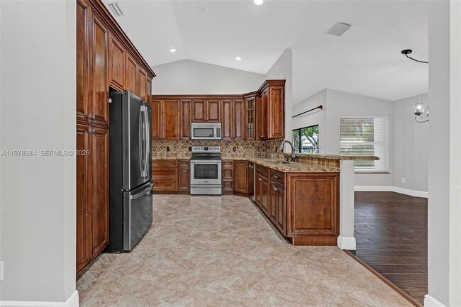 Building Photo - 5621 Carriage Ln