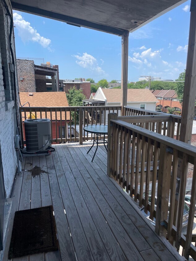 Primary Photo - 1132 W Taylor St