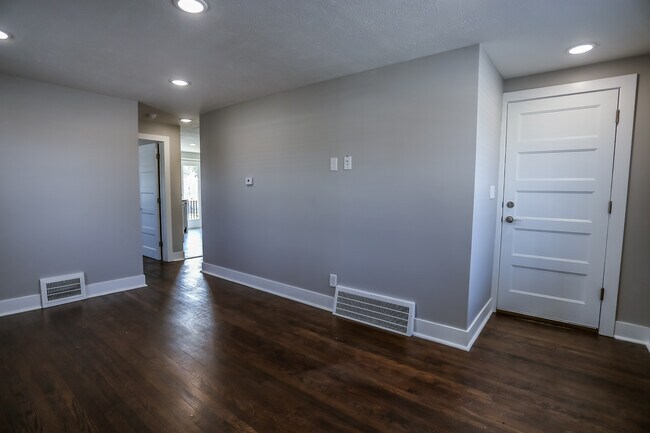 Foto del edificio - 5505 NW Radial Hwy