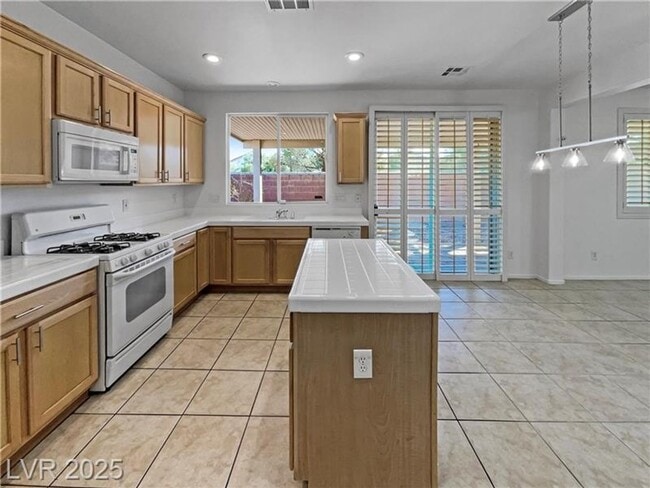 Building Photo - Gorgeous 3 bedoom home for rent