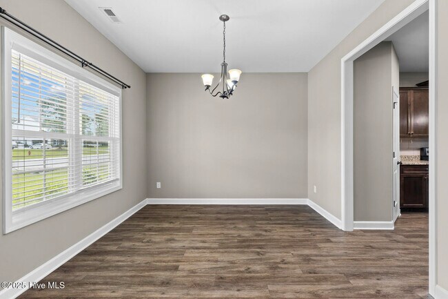Building Photo - 402 Kinroff Dr