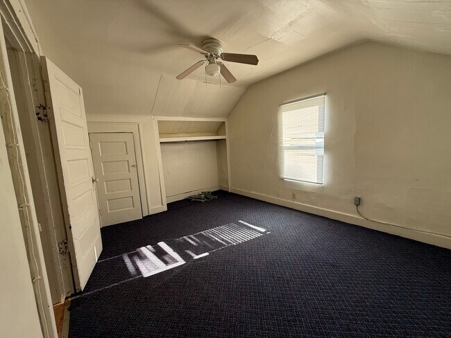 Foto del edificio - 628-630 Brandon St