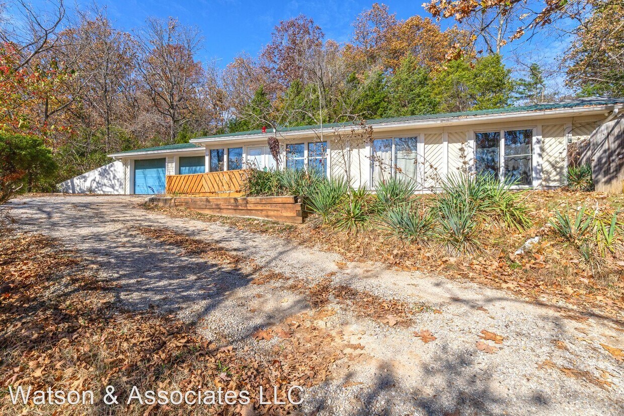 Primary Photo - 3 br, 2 bath House - 312 Summit Ave