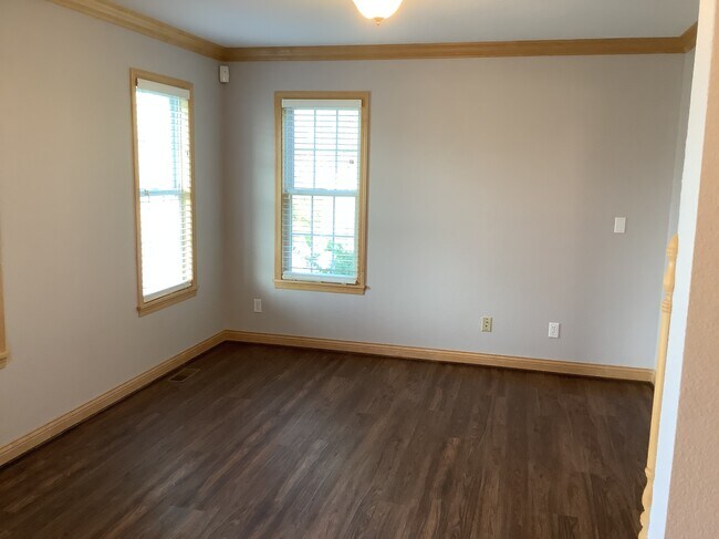 Building Photo - 1556 Pine Cone Trail