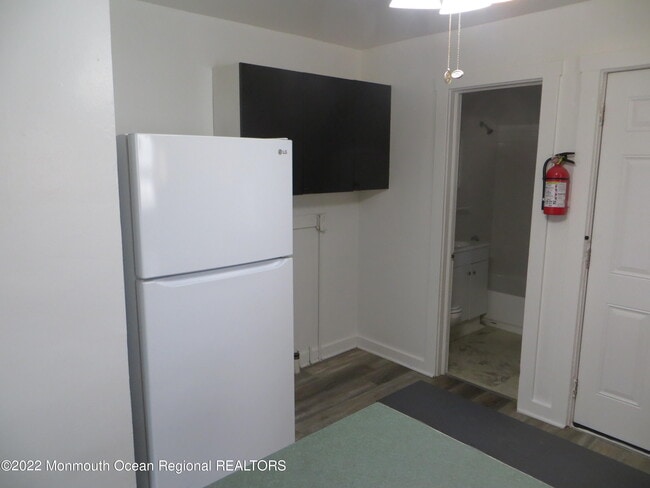 Building Photo - 44 Conover St