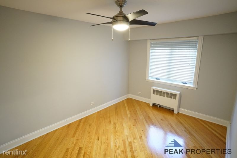 Primary Photo - 4891 N Ashland Ave