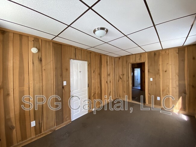 Building Photo - 245 W Jackson St