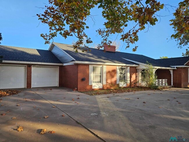 Building Photo - 2305 North Dr