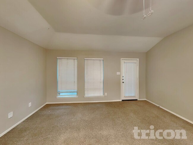 Building Photo - 711 Lentisco Dr