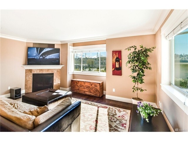 Building Photo - 2819 14th Ave W