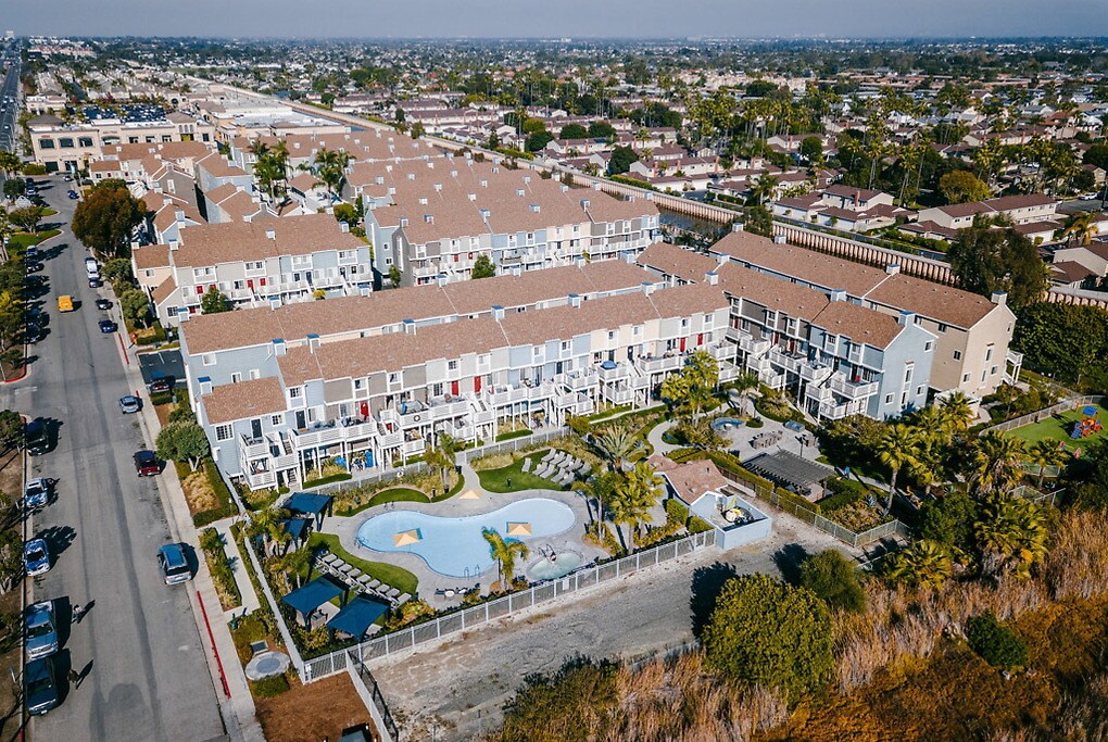 Huntington Breakers Apartments in Huntington Beach, CA Westside Rentals