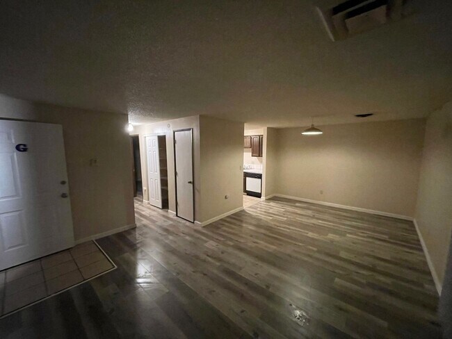 Building Photo - 4180 Bristol Ct