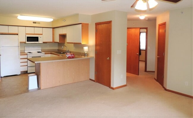 Building Photo - $1,150 | 2 Bedroom, 1 Bathroom Condo | Pet Friendly* | Available for July 30th, 2026 Move In!