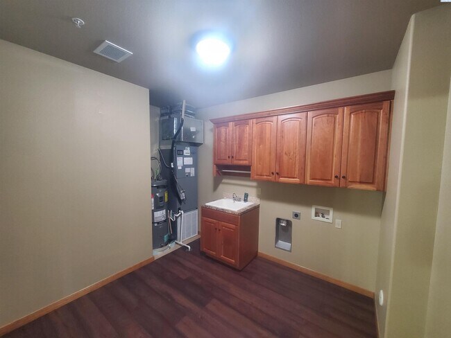 Building Photo - Riverwalk Village-Luxury living-partial ri...