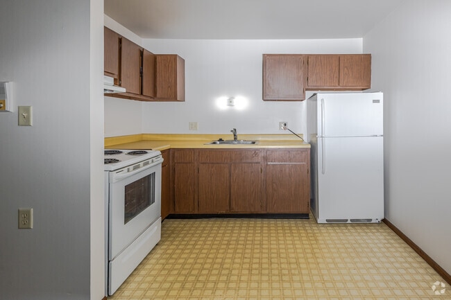 1BR, 1BA - 650SF - Kitchen - Kenosha Gardens Apartments