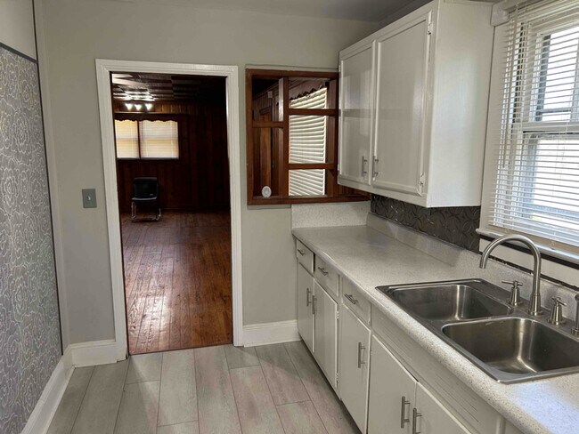 Foto del edificio - 2645 Fairburn Rd SW