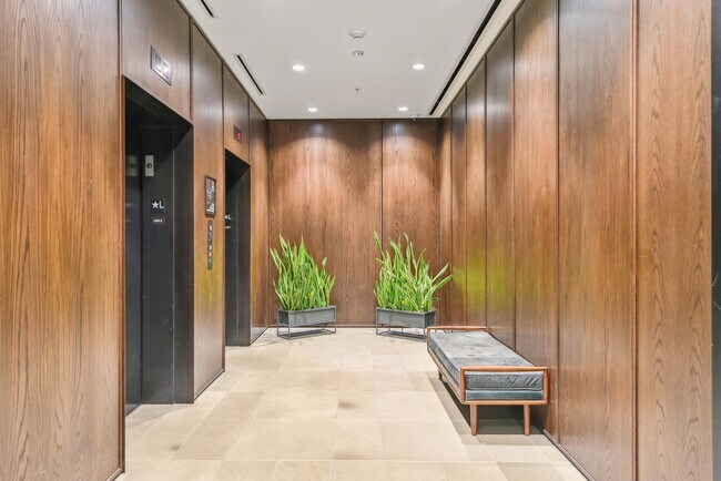 Foto del edificio - 1425 Hudson St