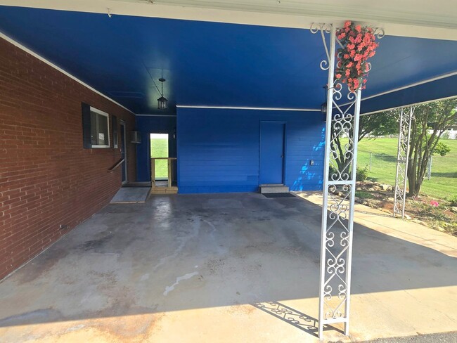 Building Photo - 101 Madora Dr