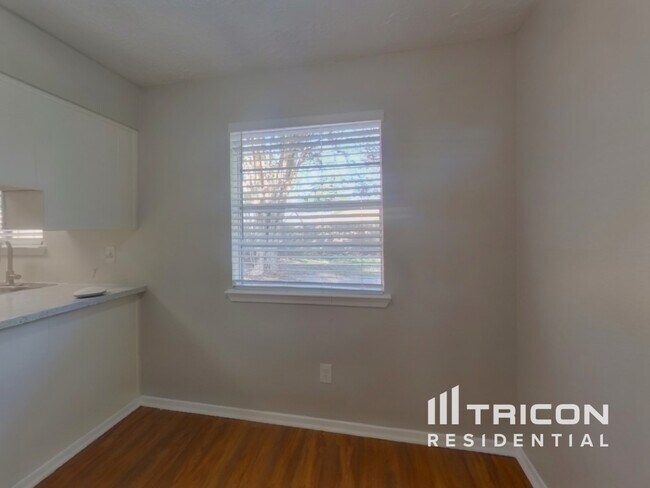Foto del edificio - 4511 Burkegate Dr