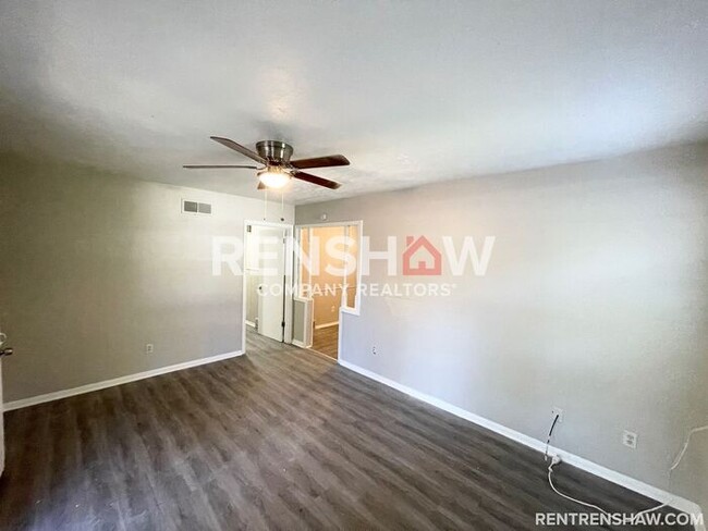 Foto del edificio - Renovated 3/1 North Parkway Village Home N...