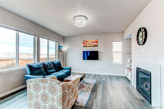 Foto del edificio - 15920 Hayloft Ln