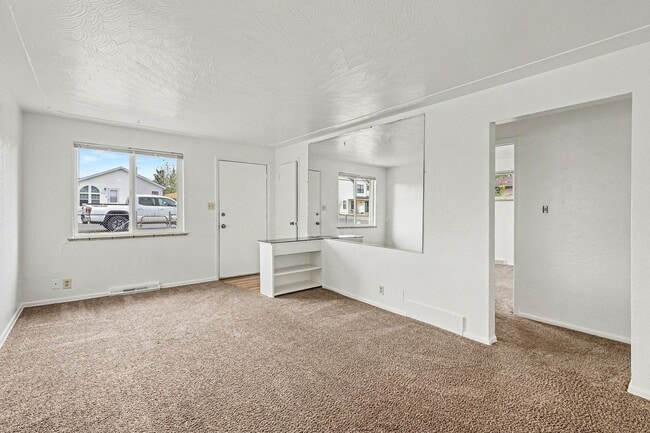 Building Photo - Newly remodelled 3 bedroom ranch - available May 1st!!!